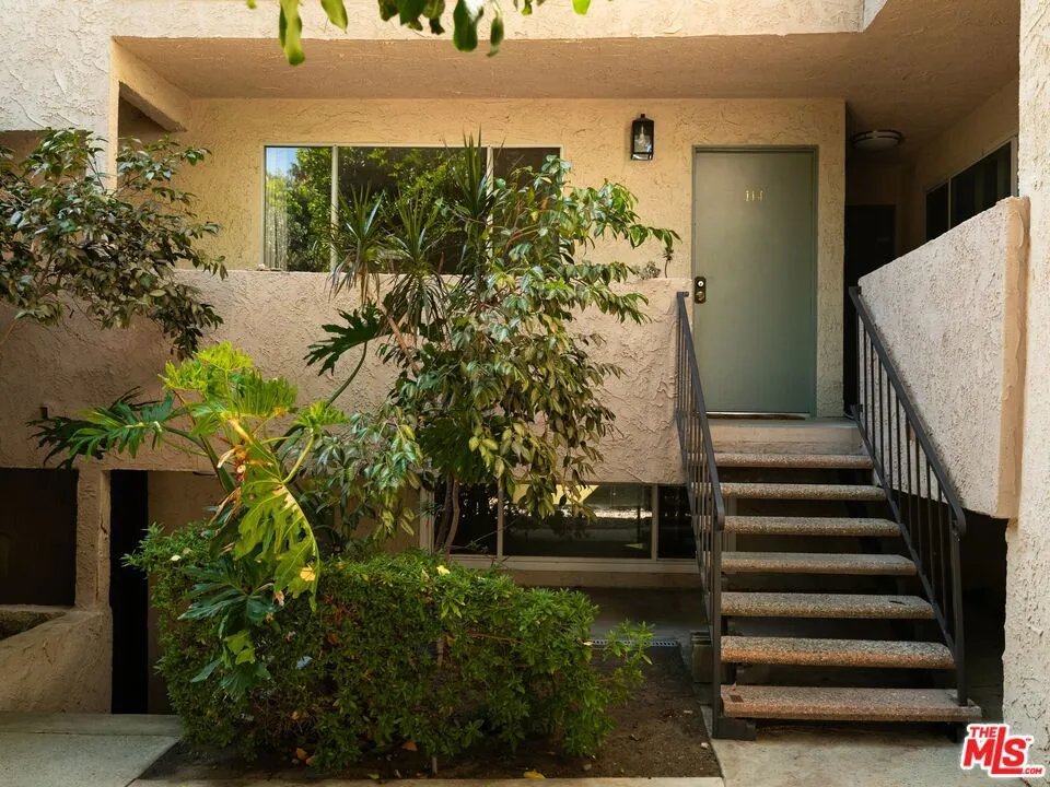 5055 Coldwater Canyon Avenue #114 Los Angeles, CA 91423