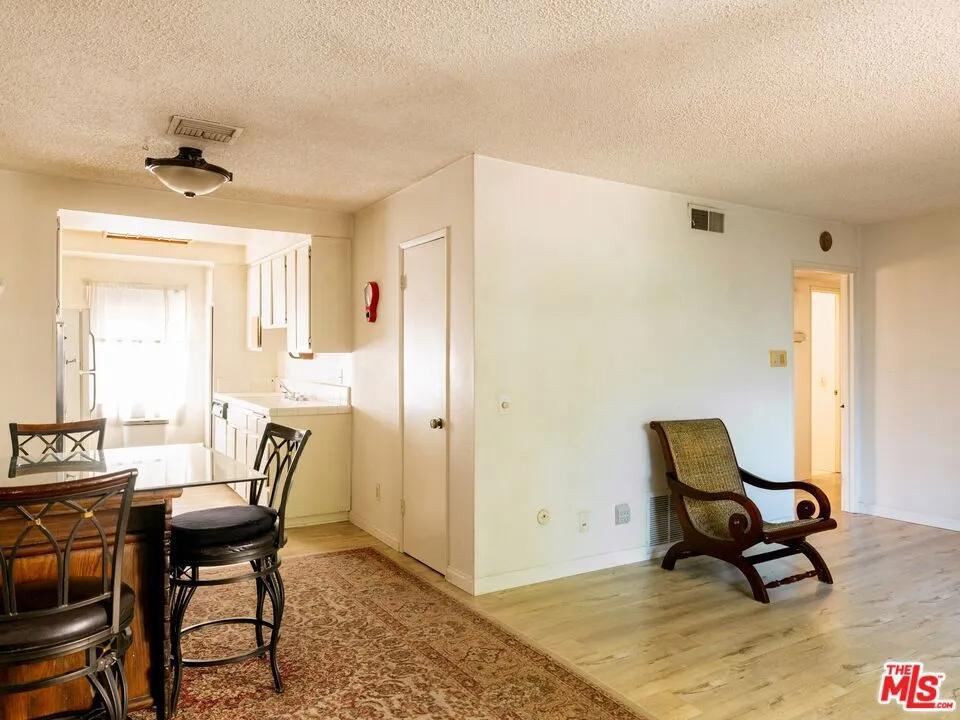 5055 Coldwater Canyon Avenue #114 Los Angeles, CA 91423