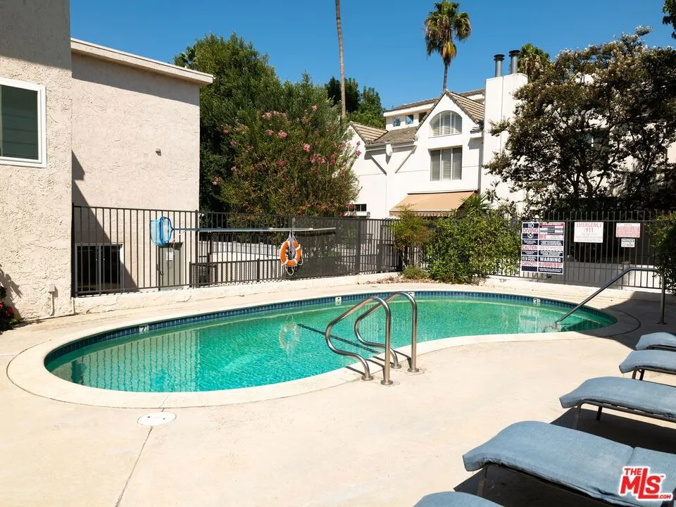 5055 Coldwater Canyon Avenue #114 Los Angeles, CA 91423