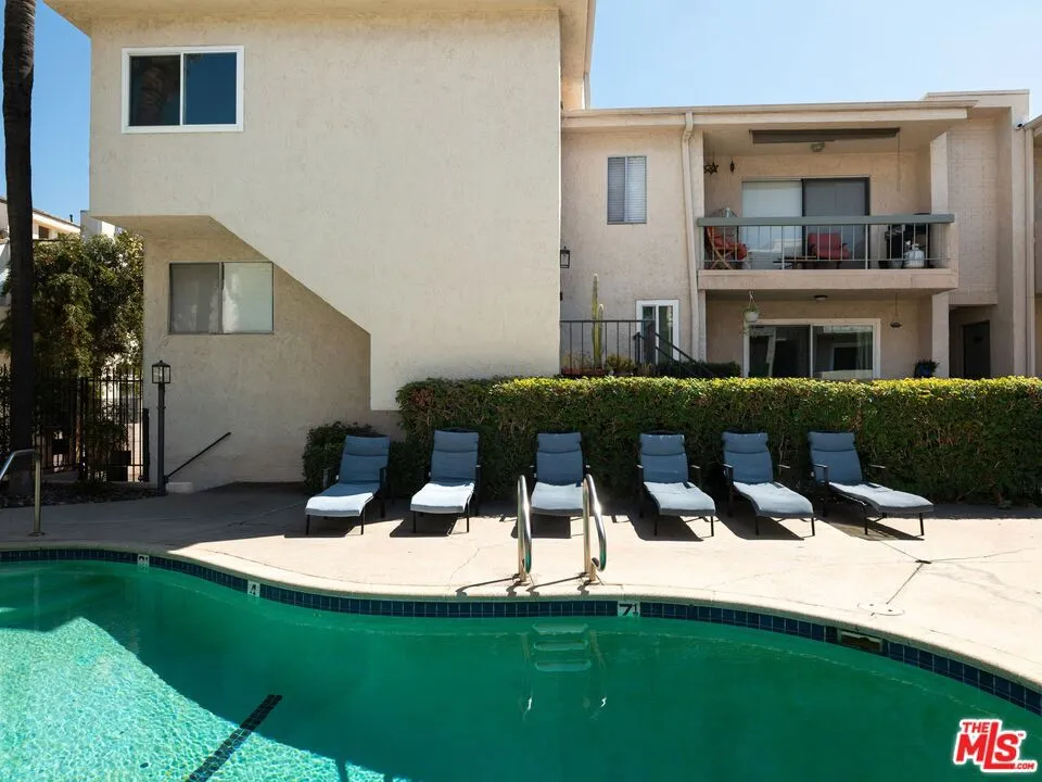 5055 Coldwater Canyon Avenue #114 Los Angeles, CA 91423