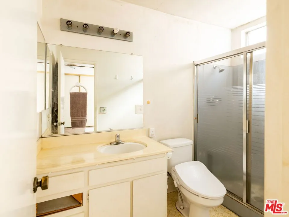 5055 Coldwater Canyon Avenue #114 Los Angeles, CA 91423