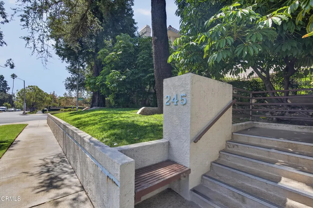 245 S Holliston Avenue #309 Pasadena, CA 91106