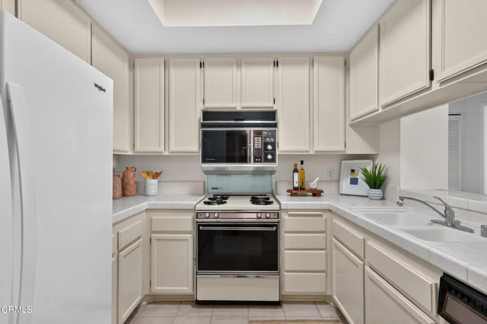 245 S Holliston Avenue #309 Pasadena, CA 91106