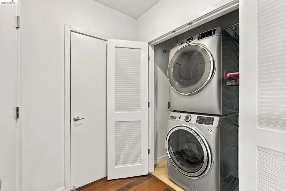 288 3rd st #408 Oakland, CA 94607