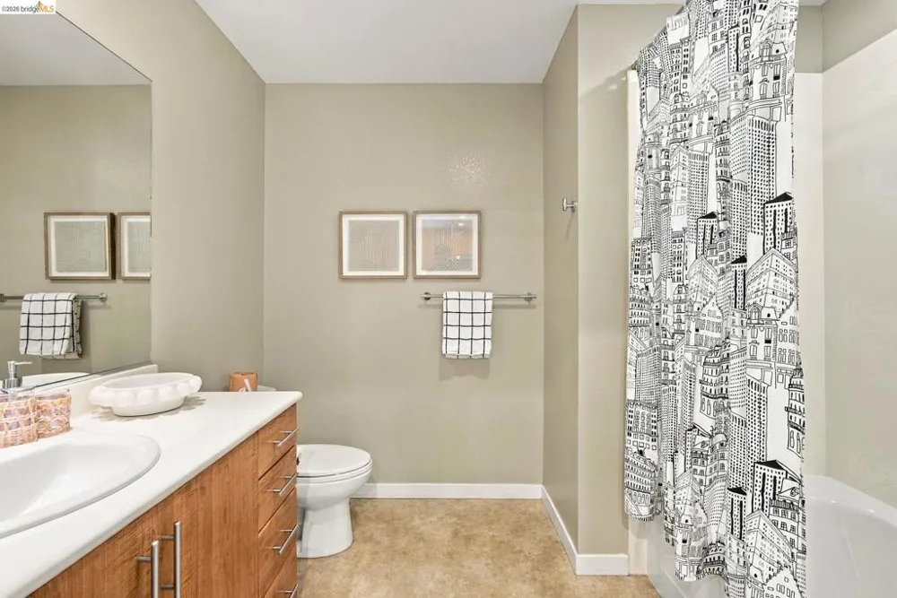 288 3rd st #408 Oakland, CA 94607