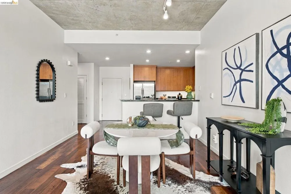 288 3rd st #408 Oakland, CA 94607
