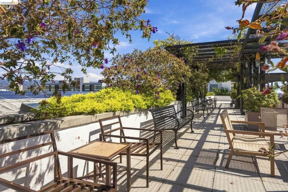 288 3rd st #408 Oakland, CA 94607