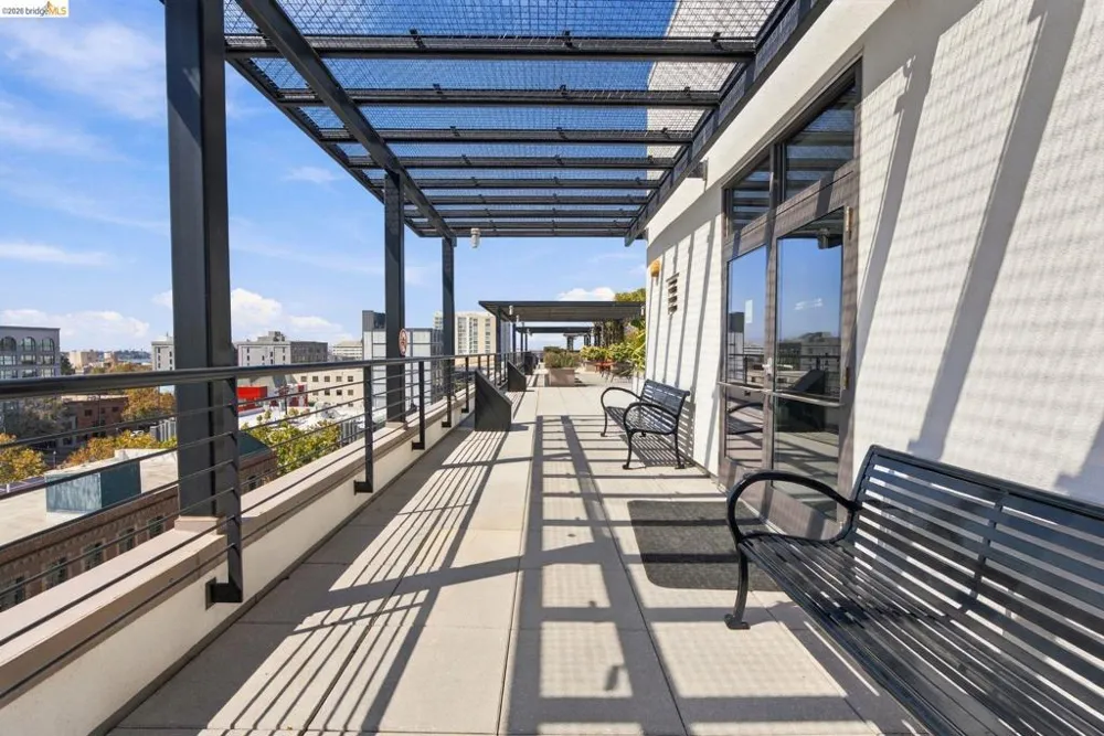 288 3rd st #408 Oakland, CA 94607