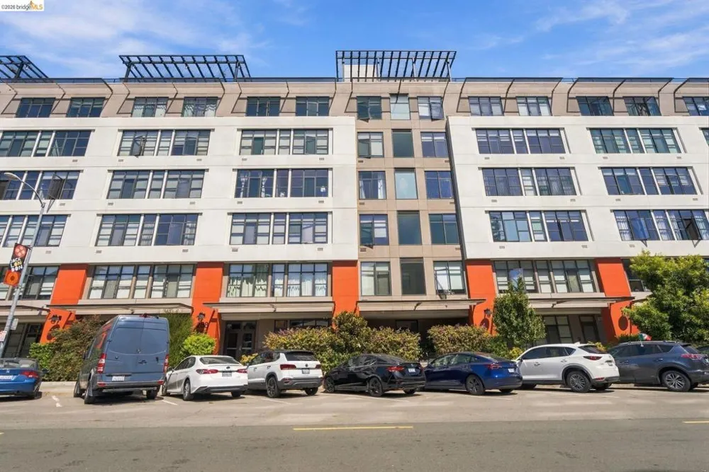 288 3rd st #408 Oakland, CA 94607
