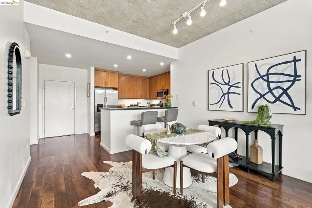 288 3rd st #408 Oakland, CA 94607