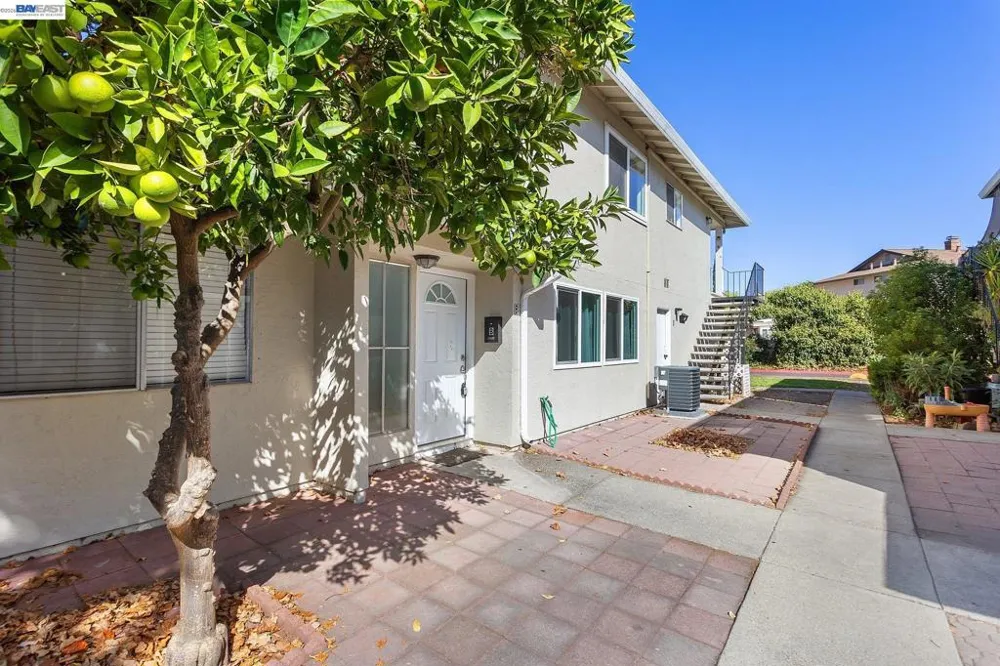 1387 Del Rio Cir #B Concord, CA 94518