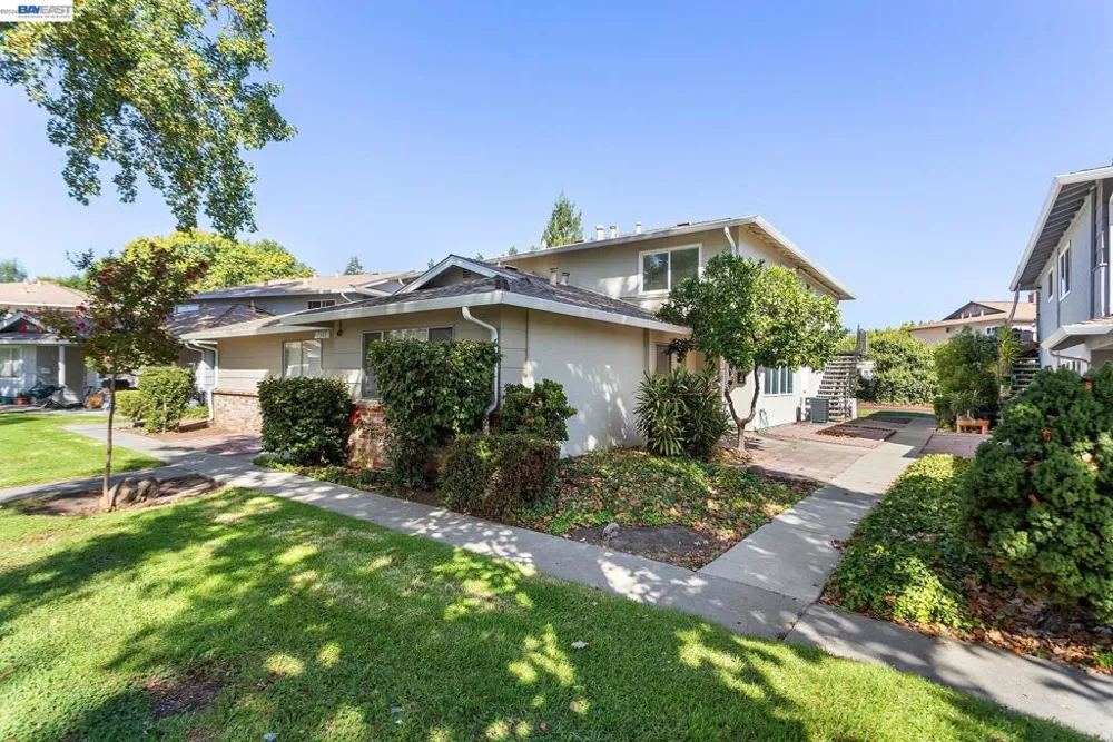 1387 Del Rio Cir #B Concord, CA 94518