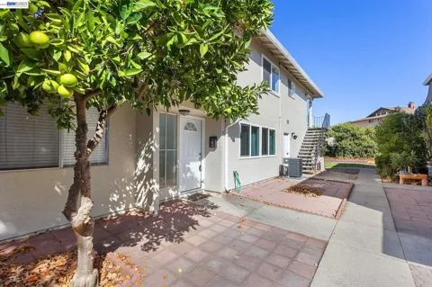 1387 Del Rio Cir #B