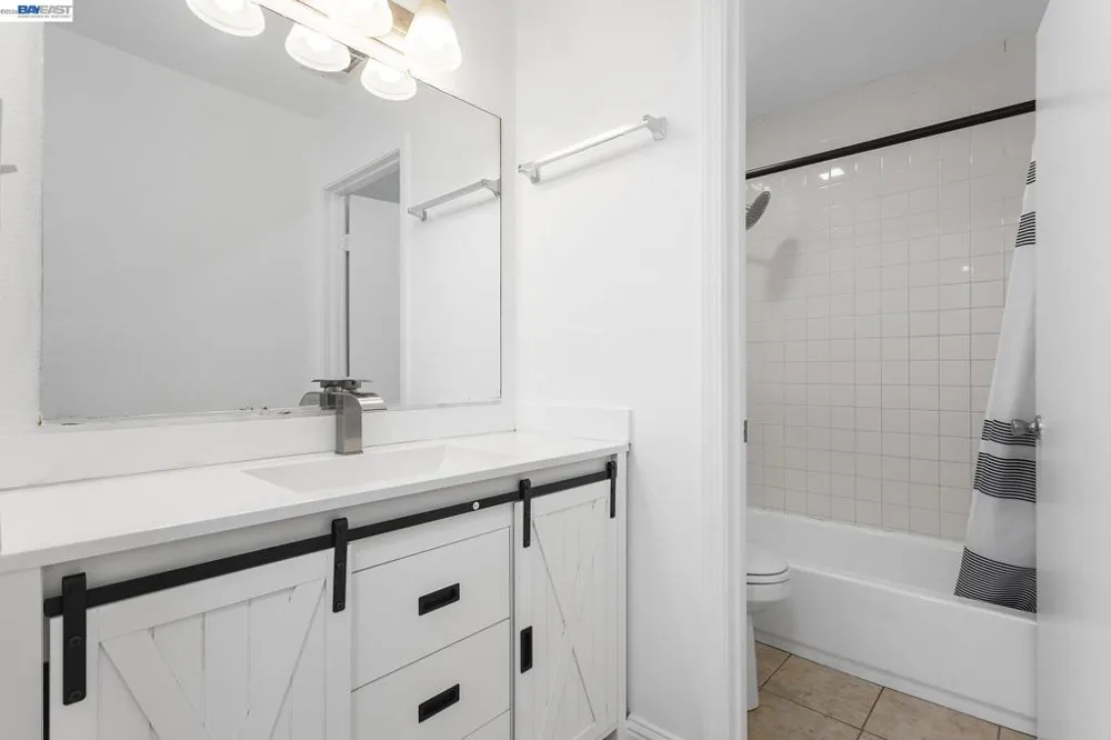 1387 Del Rio Cir #B Concord, CA 94518