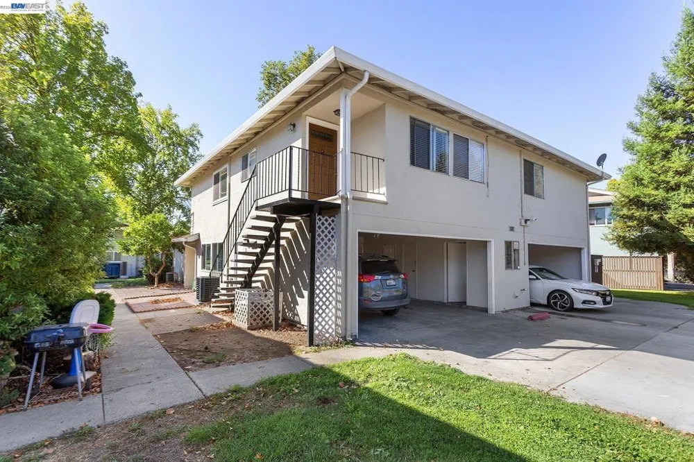 1387 Del Rio Cir #B Concord, CA 94518