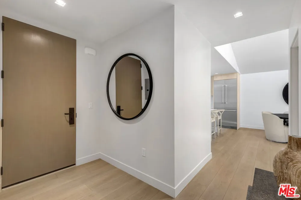 153 San Vicente Boulevard #4H Santa Monica, CA 90402