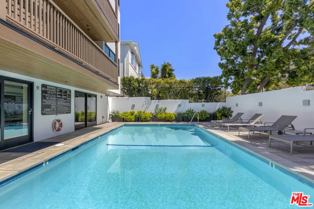 153 San Vicente Boulevard #4H Santa Monica, CA 90402