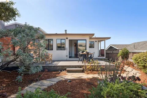 6265 Highland Ave