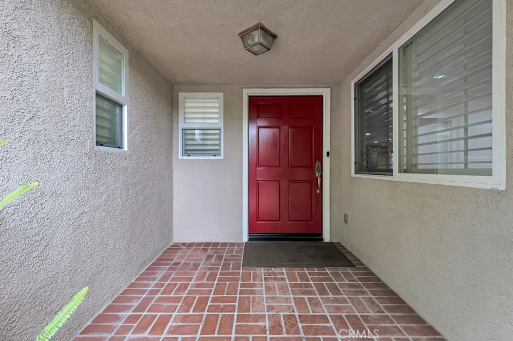 26106 Veva Way Calabasas, CA 91302