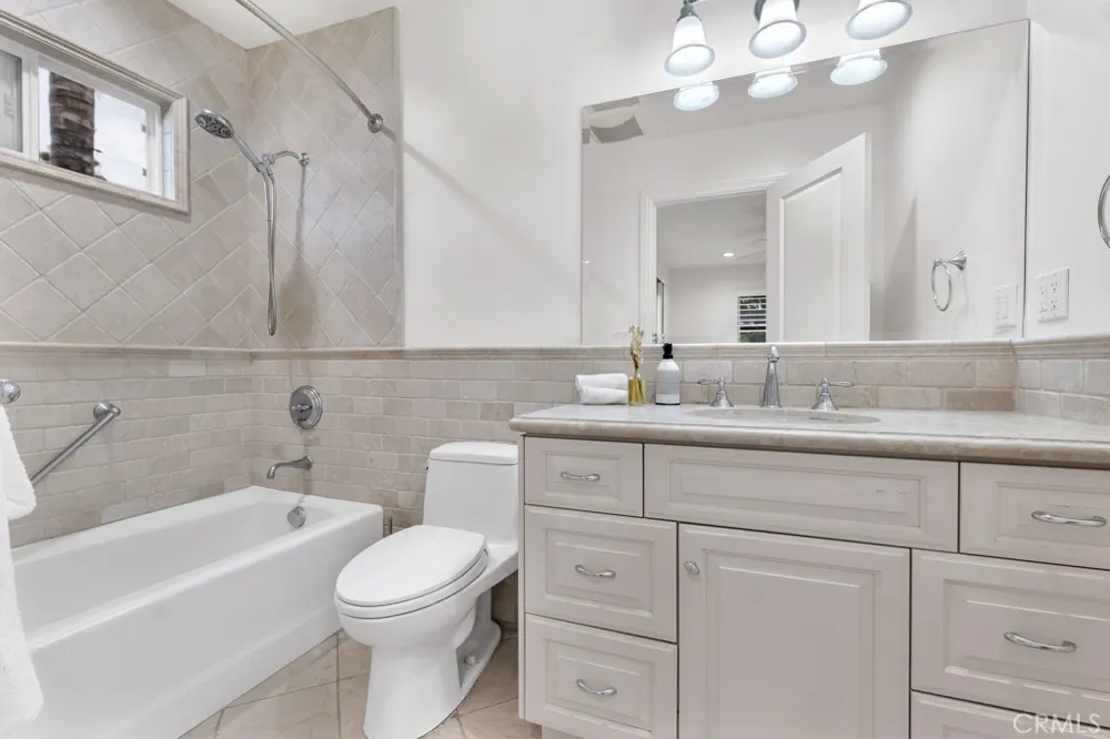 26106 Veva Way Calabasas, CA 91302