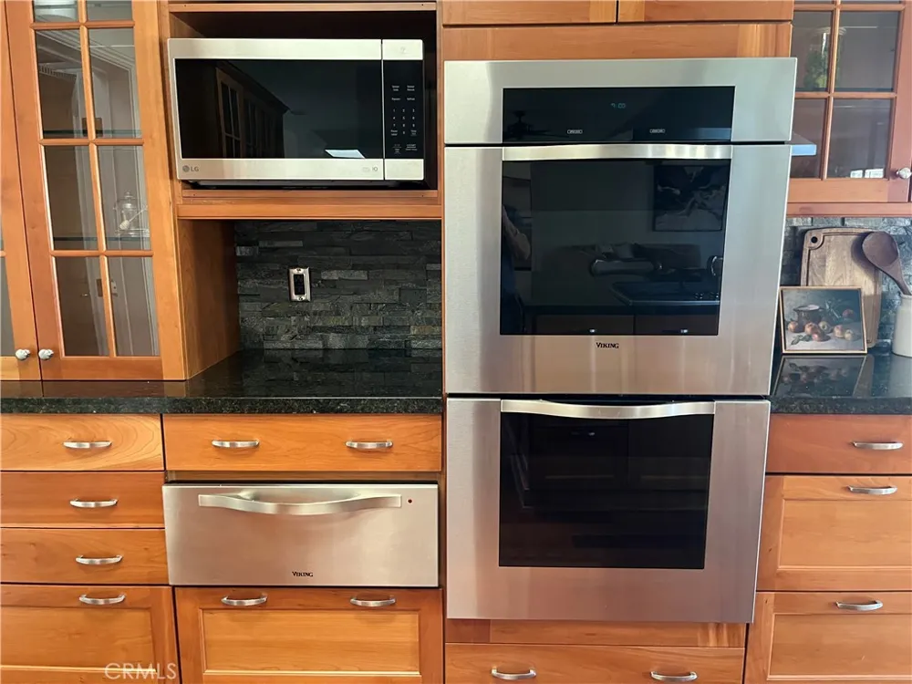 26106 Veva Way Calabasas, CA 91302