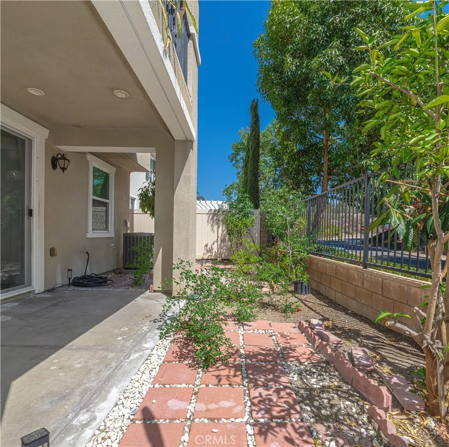 22 Willow Way Lake Forest, CA 92630