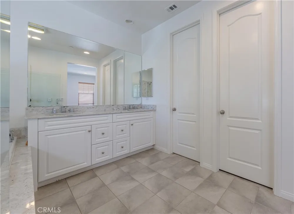 22 Willow Way Lake Forest, CA 92630