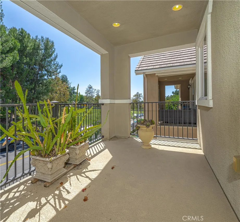 22 Willow Way Lake Forest, CA 92630