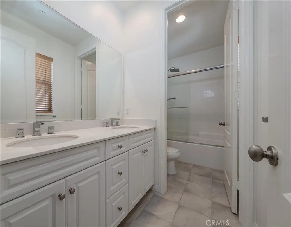 22 Willow Way Lake Forest, CA 92630