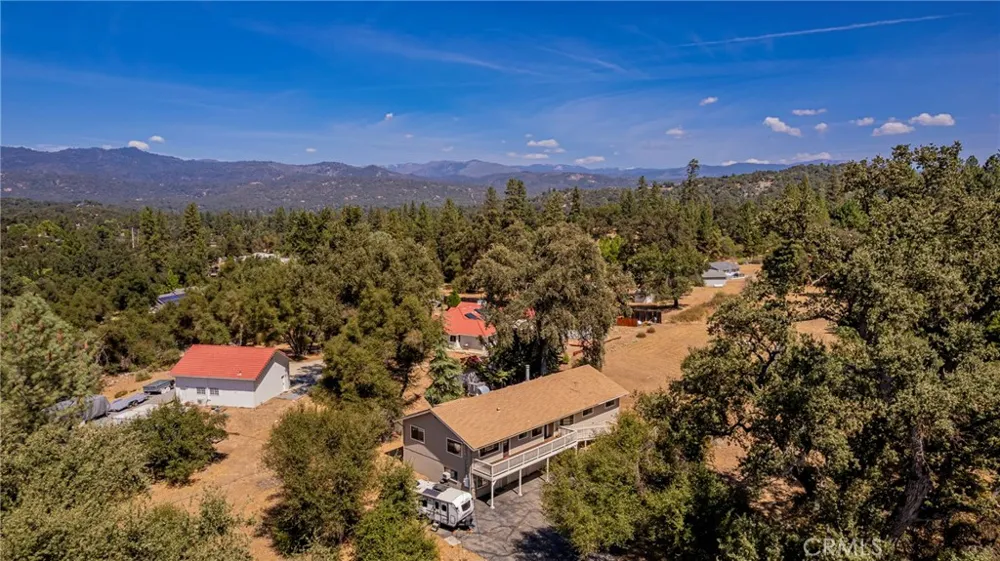 45453 Oakview Oakhurst, CA 93644