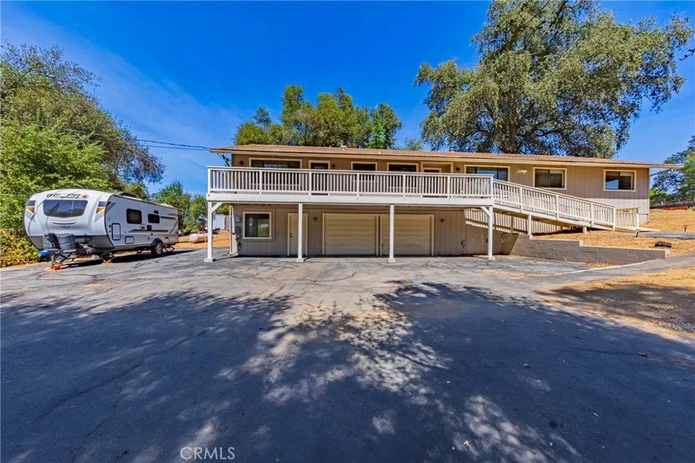 45453 Oakview Oakhurst, CA 93644