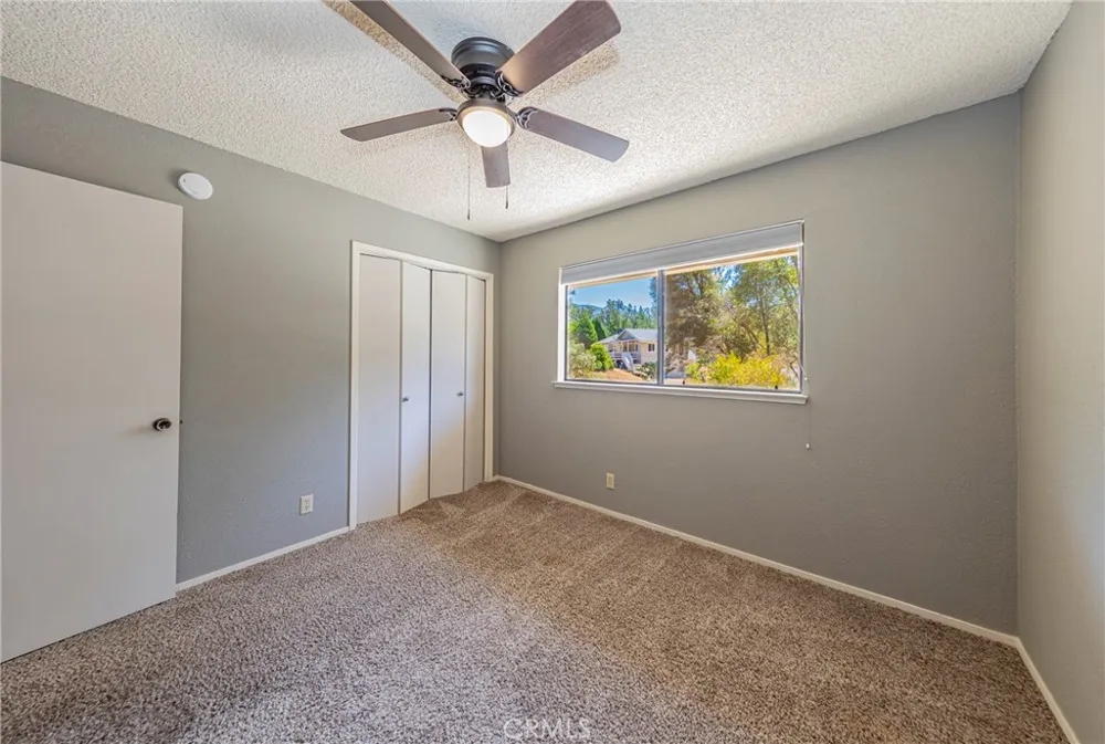 45453 Oakview Oakhurst, CA 93644
