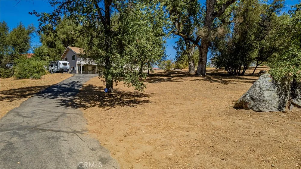 45453 Oakview Oakhurst, CA 93644