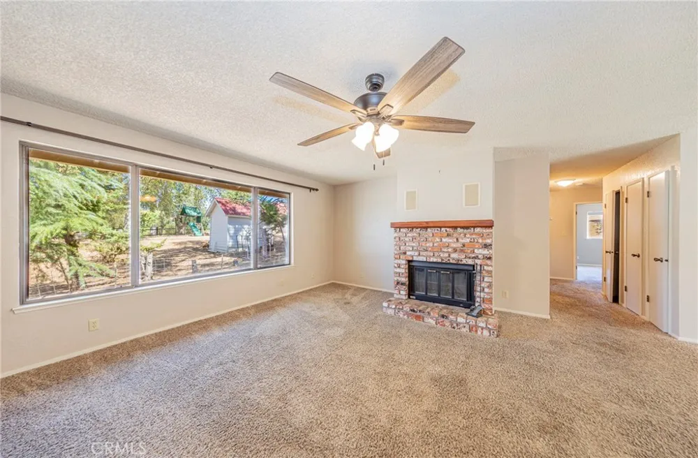 45453 Oakview Oakhurst, CA 93644