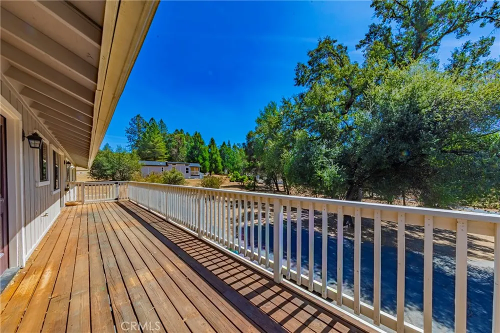 45453 Oakview Oakhurst, CA 93644