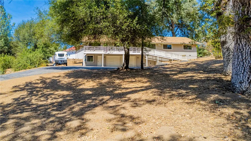 45453 Oakview Oakhurst, CA 93644