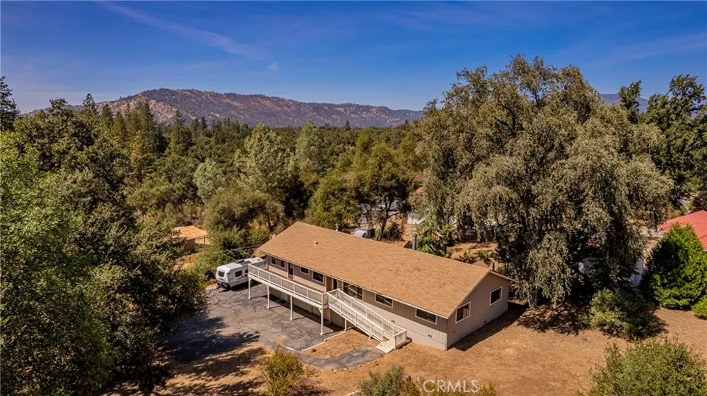 45453 Oakview Oakhurst, CA 93644