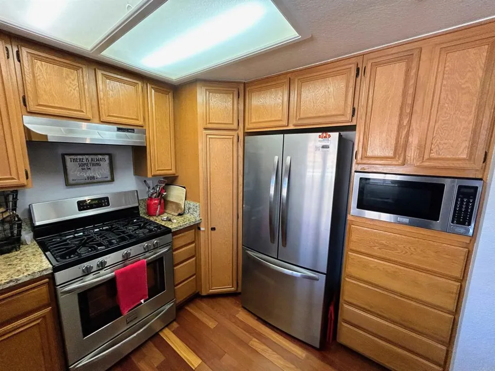 750 Breeze Hill #68 Vista, CA 92081