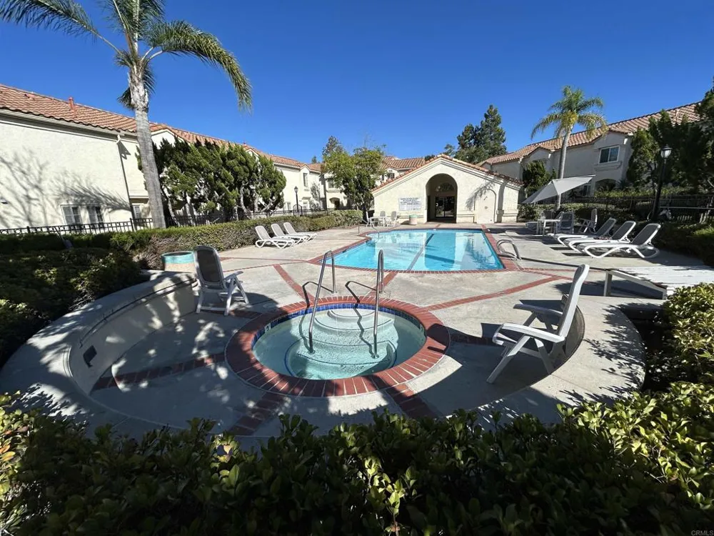 750 Breeze Hill #68 Vista, CA 92081