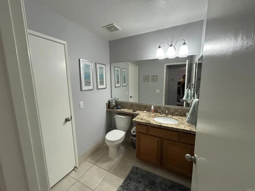750 Breeze Hill #68 Vista, CA 92081