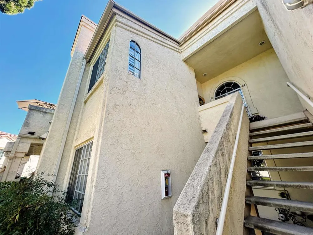750 Breeze Hill #68 Vista, CA 92081