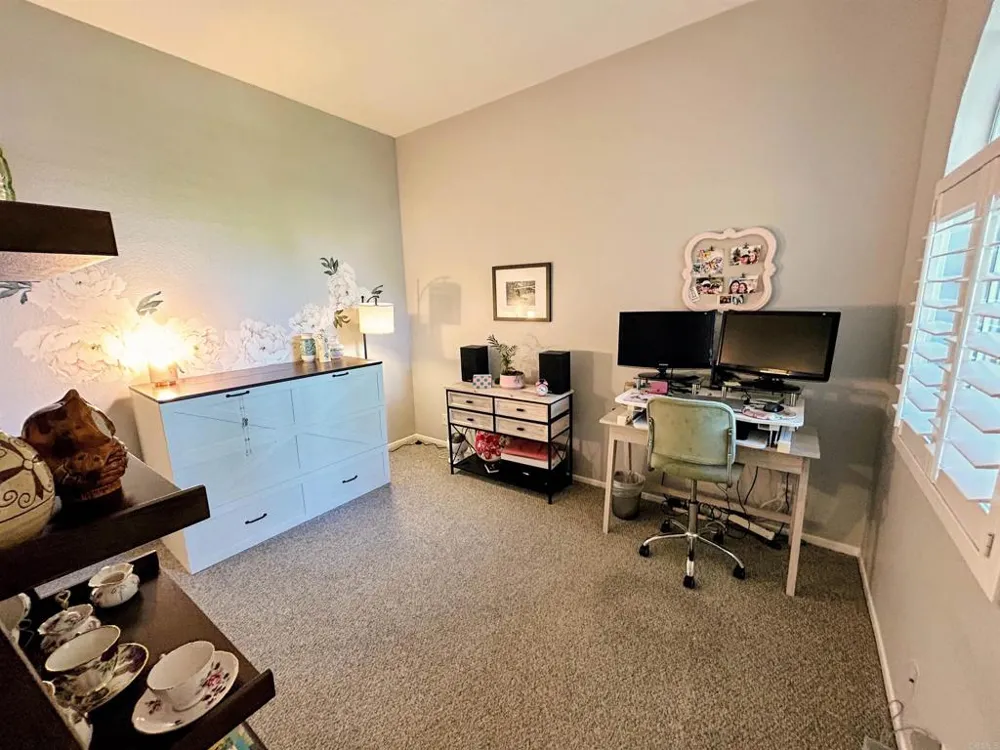 750 Breeze Hill #68 Vista, CA 92081