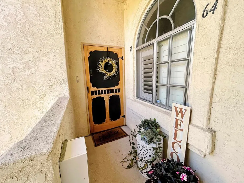 750 Breeze Hill #68 Vista, CA 92081