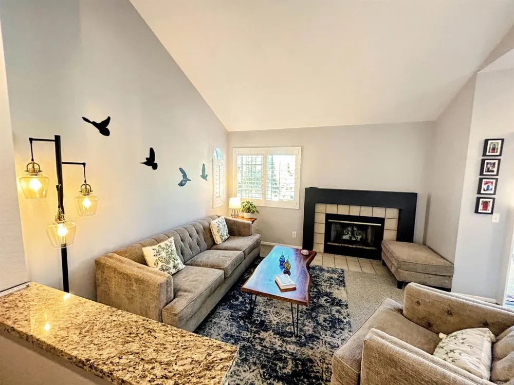 750 Breeze Hill #68 Vista, CA 92081