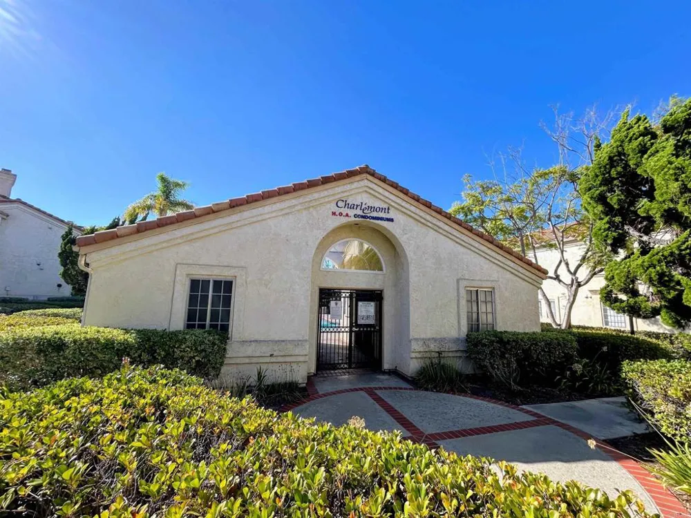 750 Breeze Hill #68 Vista, CA 92081