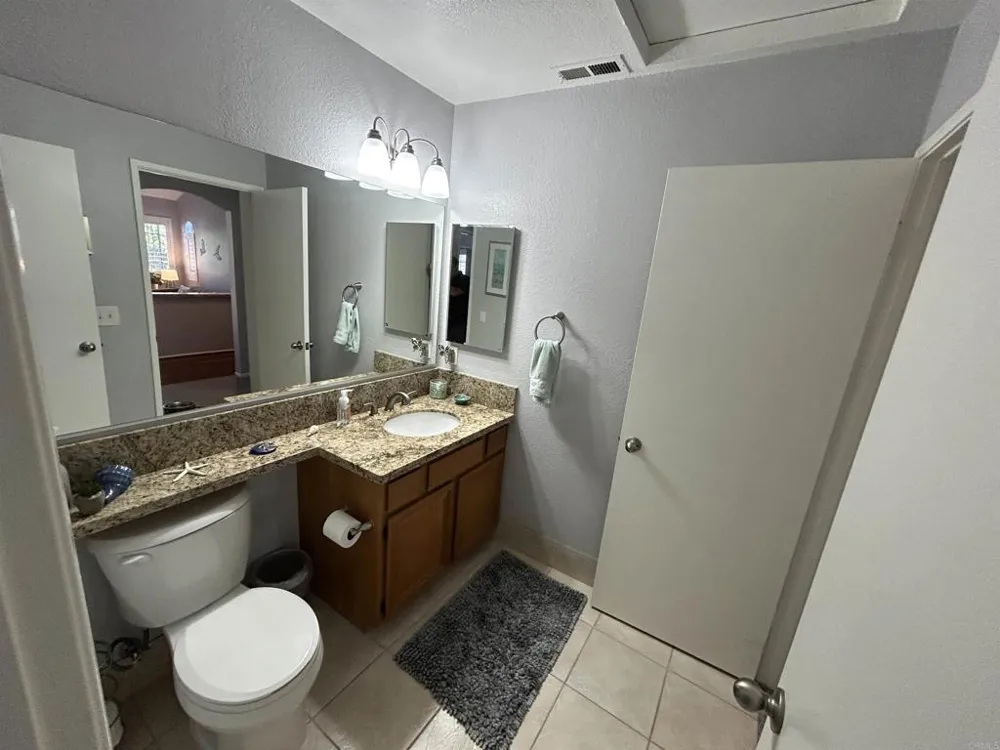 750 Breeze Hill #68 Vista, CA 92081