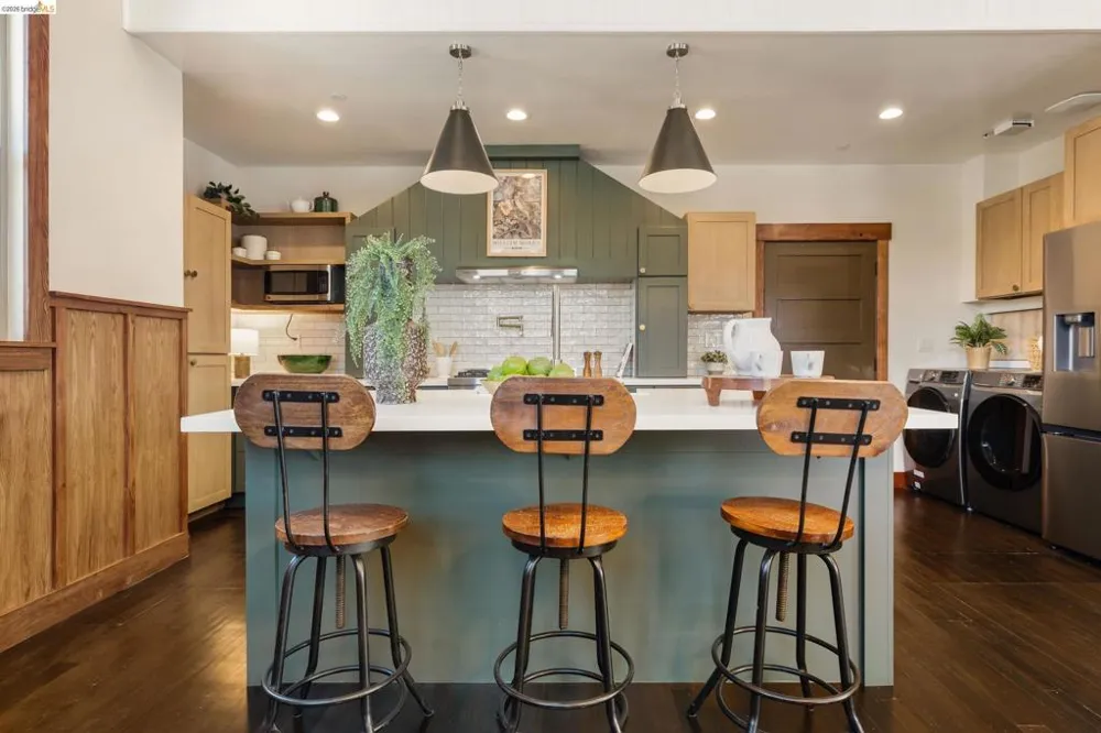 479 42Nd St Oakland, CA 94609