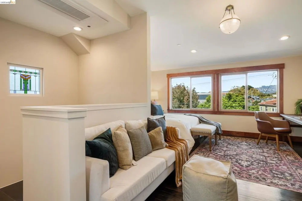 479 42Nd St Oakland, CA 94609