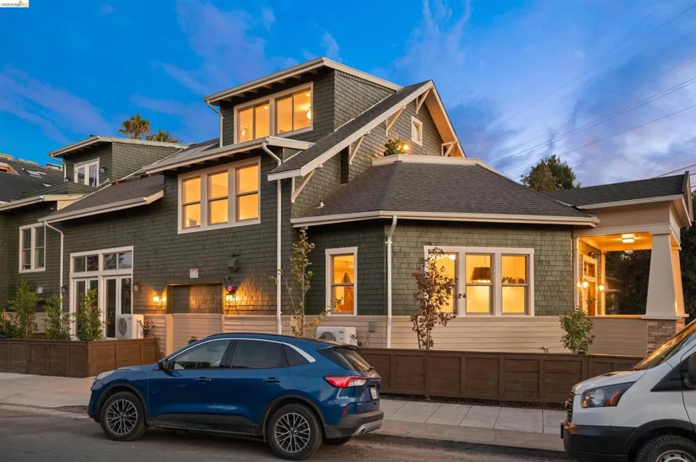 479 42Nd St Oakland, CA 94609