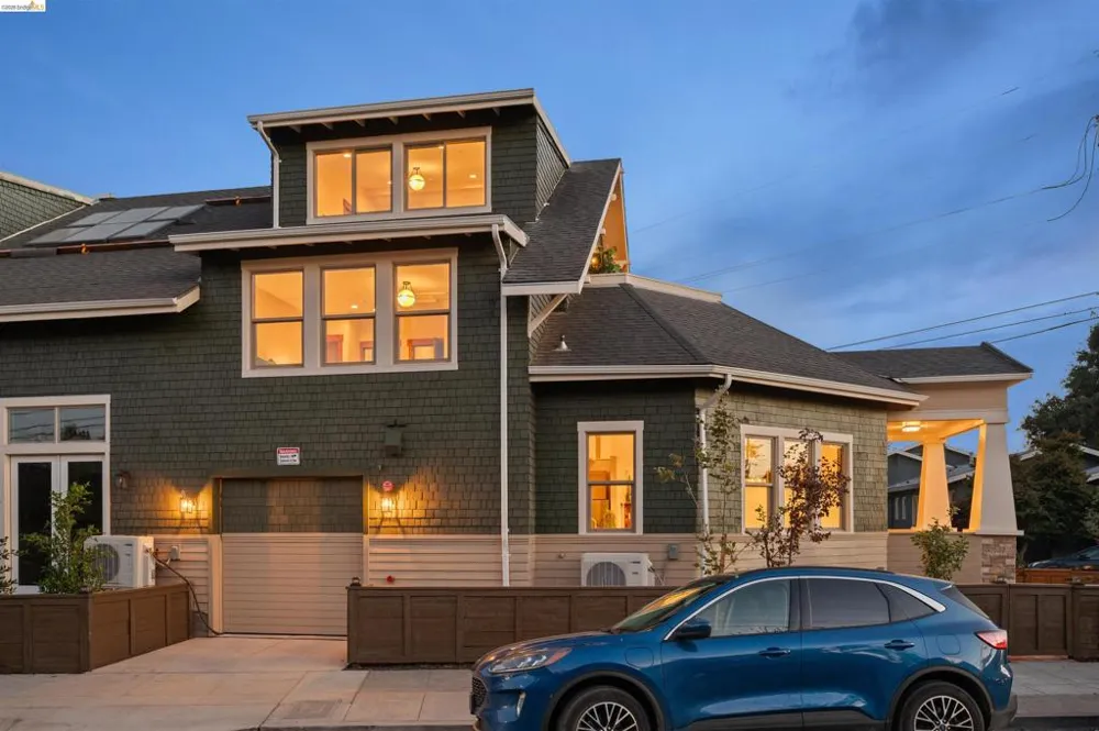 479 42Nd St Oakland, CA 94609